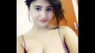 My gf shows her boobs and pussy.how was she looked gys