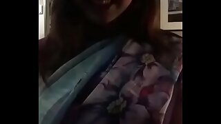 Kerala aunty gives her boss a quick hand job after work