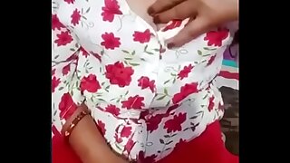 41 years old hot Indian Milf on cam with face. https://tinyurl.com/desicams