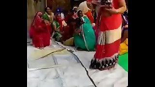 Indian sexy bhabhi dance