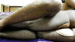 Indian bhabi first time trying lingerie and riding on sasurji big dick