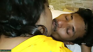 Hot beautiful Bhabhi long kissing and wet pussy fucking! Real sex