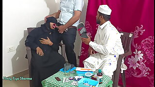 Muslim women fucked by the doctor in front of her husband because she could not get pregnant (Threesome Sex)